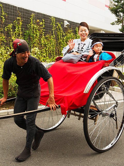 ルートワンに今年も人力車がやってくる!!