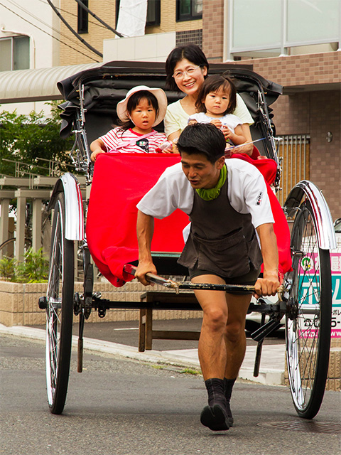 ルートワンに今年も人力車がやってくる!!