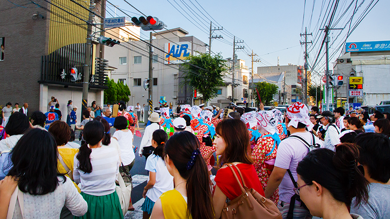 八坂神社の「お札まき」