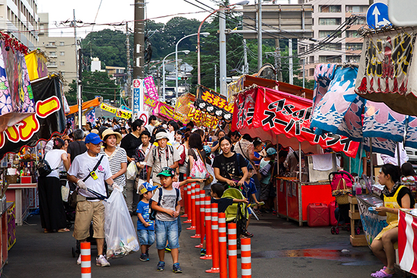 お札まきと「とつか夏まつり」2016_取材報告