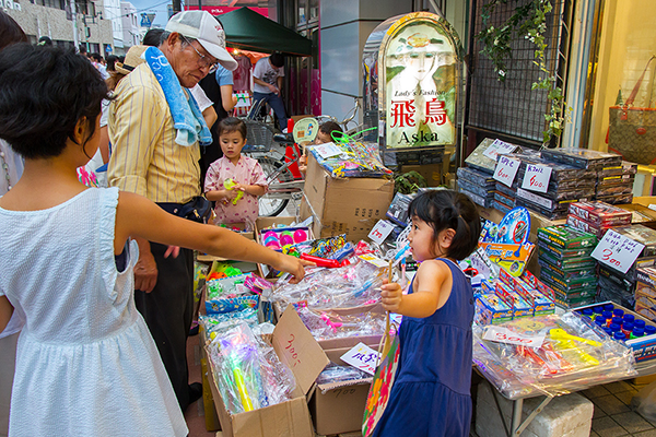 お札まきと「とつか夏まつり」2016_取材報告