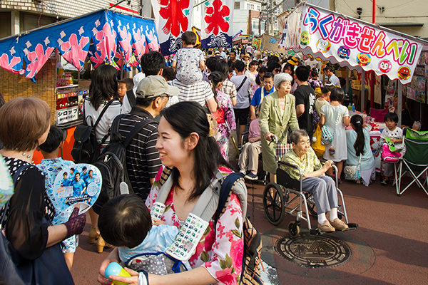 お札まきと「とつか夏まつり」2016_取材報告