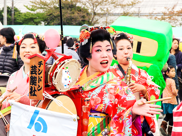 戸塚法人会のちんどん屋