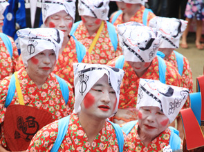 八坂神社のお札まきのお祭り